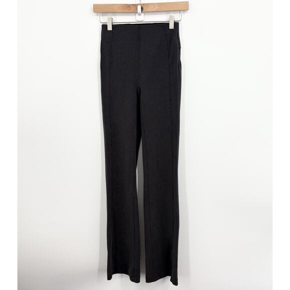 Lululemon Pants Womens 2 Ribbed Softstreme Flared Stretch Yoga Pilates Soft - Picture 1 of 7